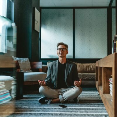 Curso Mindfulness en Profundidad – Lunes 16 de Noviembre de 2026 19:45-21:15